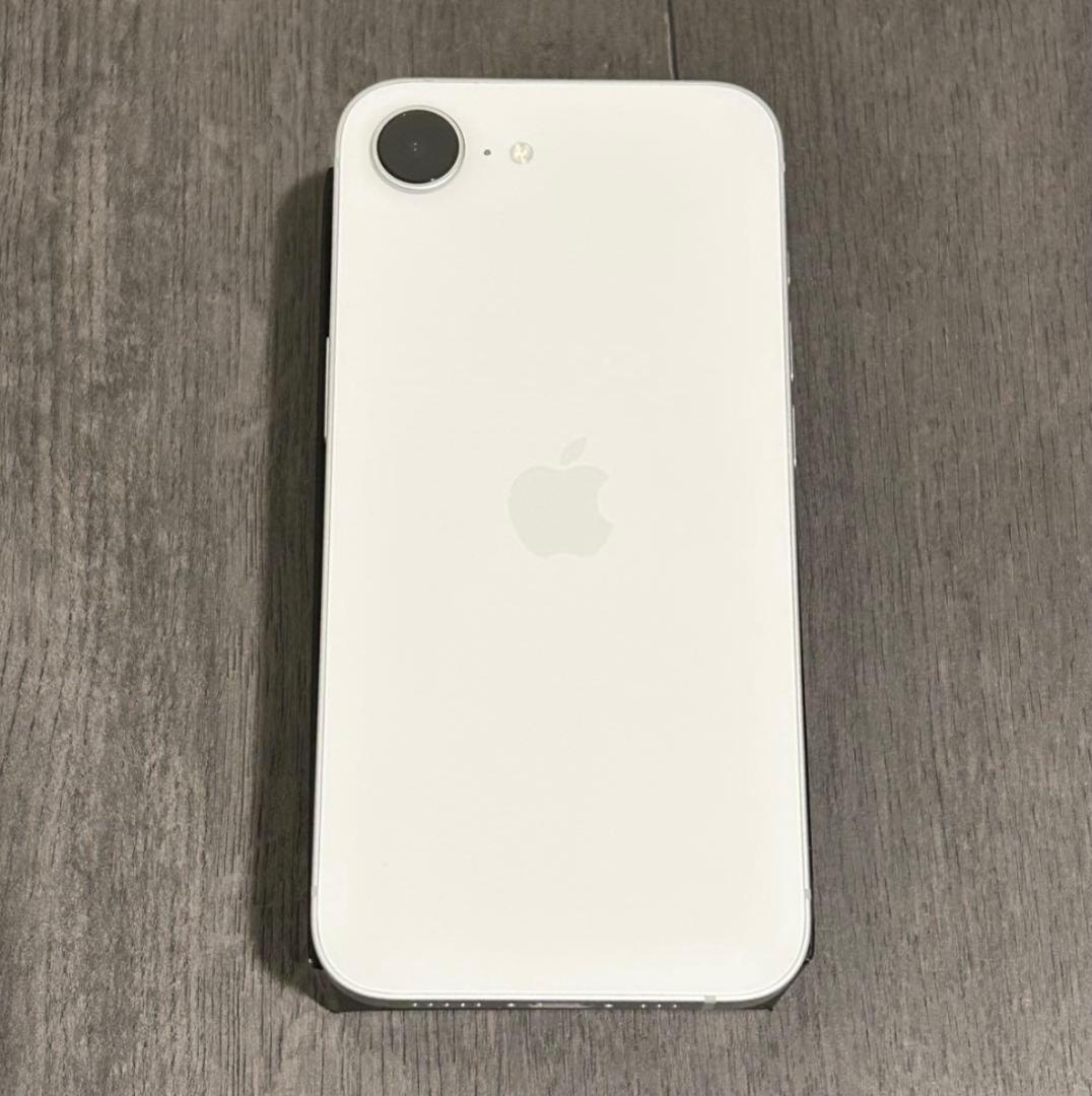 【新品同様】iPhone 16e｜128GB｜SIMフリー版　バッテリー100％
