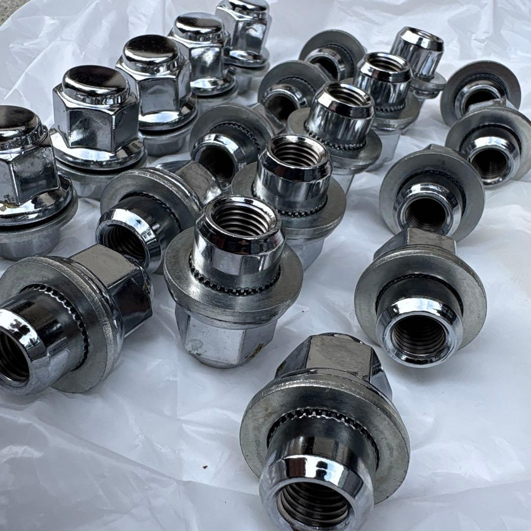 値下！［3/4本目］新車外しトヨタ新型ヴォクシーS-Zハイブリッドホイールタイヤ