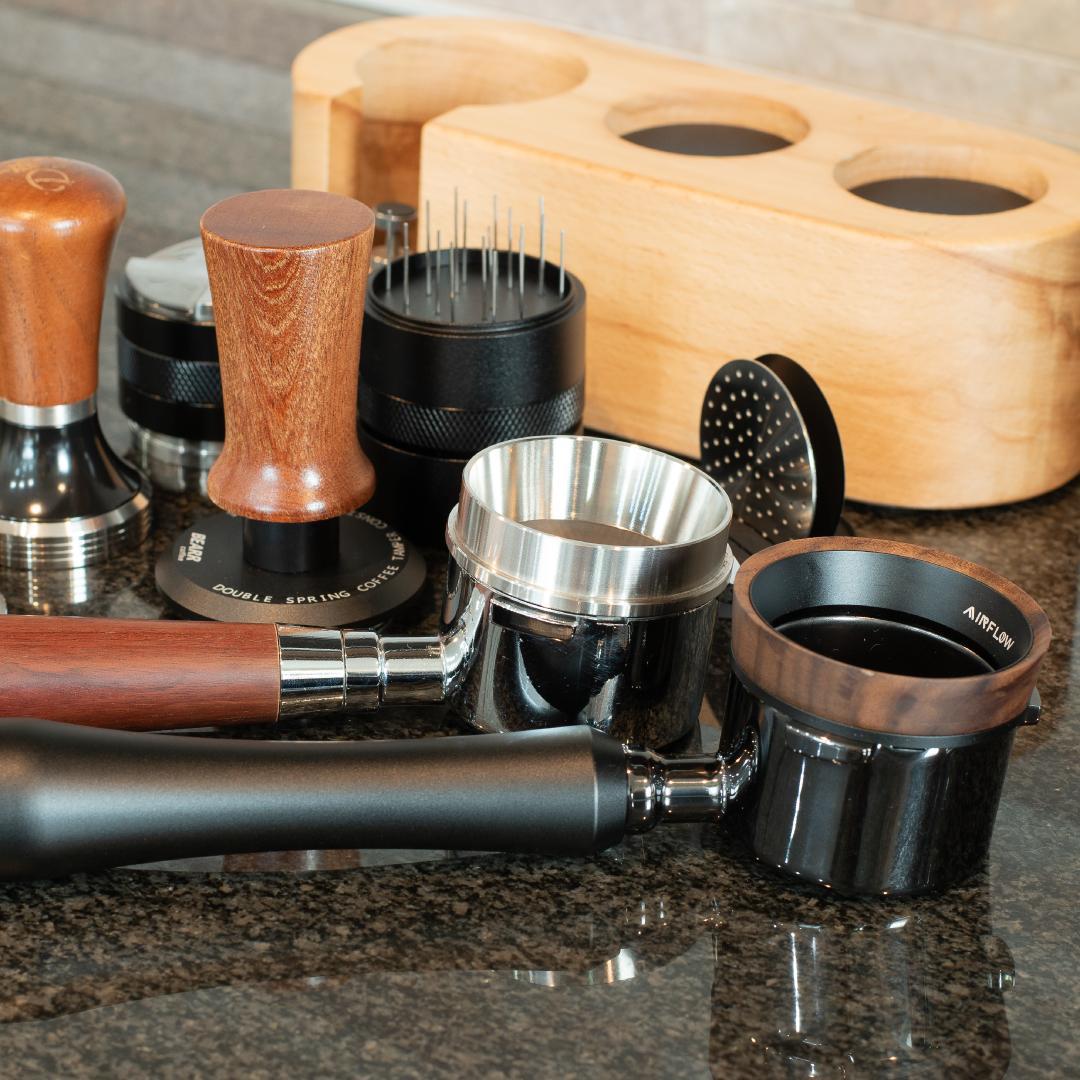 DeLonghi デロンギ デディカ EC680M エスプレッソマシン