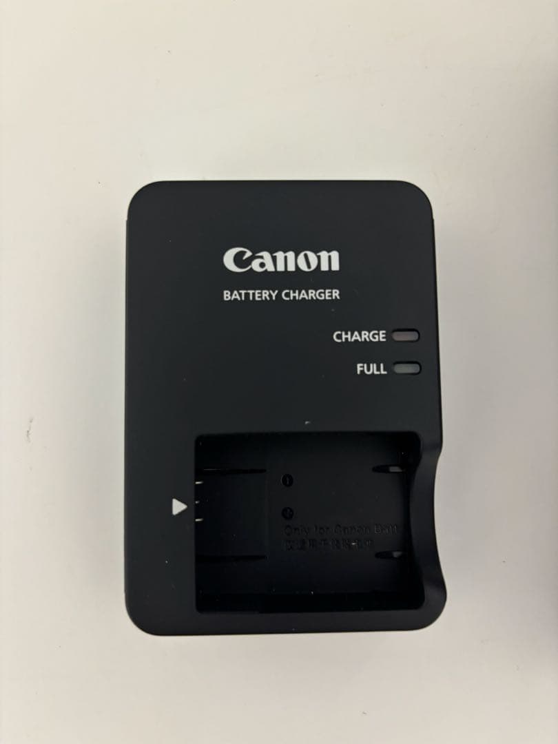 Canon PowerShot SX620 HS 本体と付属品