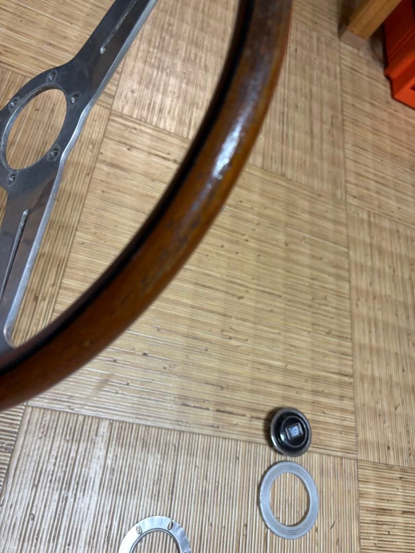 つー本物ナルディー　クラシックウッドステアリング36.5パイ旧車ビンテー