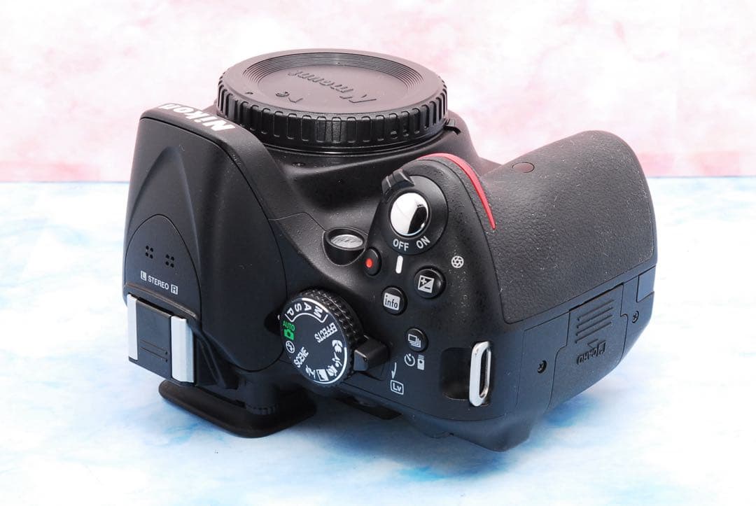 ニコン D5200☆一眼レフカメラ☆手ぶれ補正Wレンズ☆美品＆ショット数少！