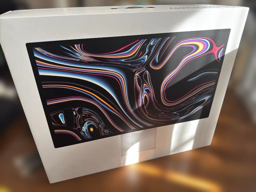 Apple Studio Display 傾き調整スタンド 目立つ傷なし