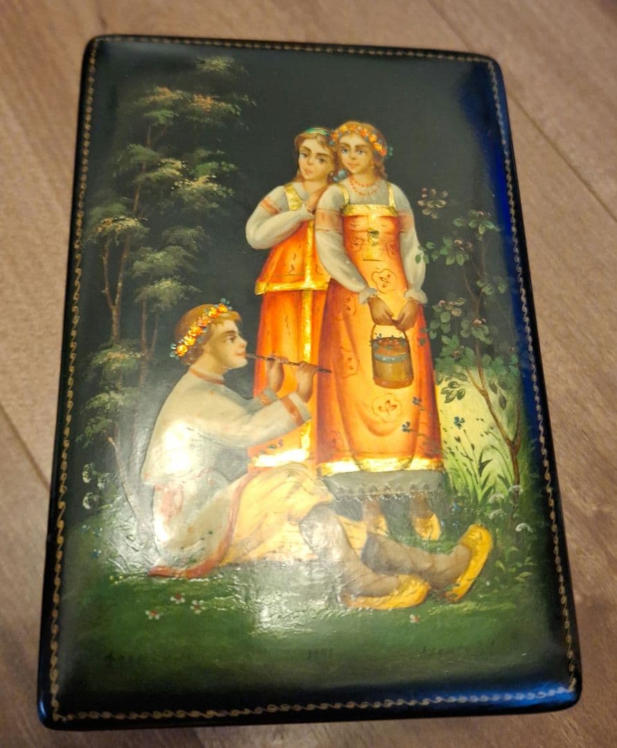 パレフ (ロシアの細密画を施した小箱)　大