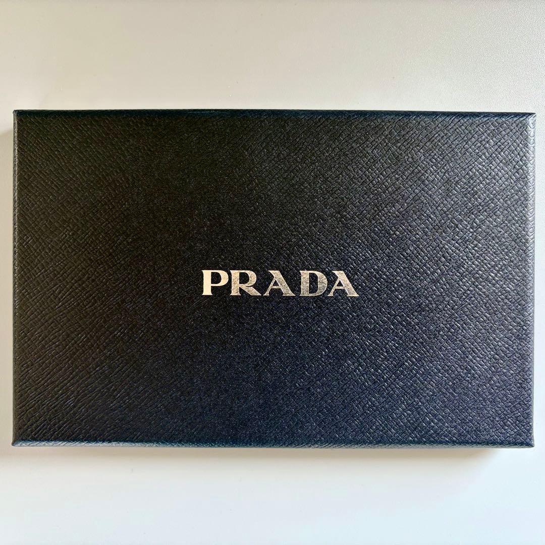 新品 未使用 プラダ PRADA iPhoneケース 16 ProMax ロゴ