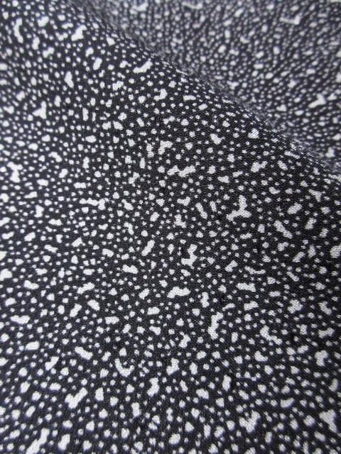 新古品！美品＊黒＆白＊たたき染め＊タテ柄＊粋＆モダン＊着物＊１６１ｃｍ＊裄６５