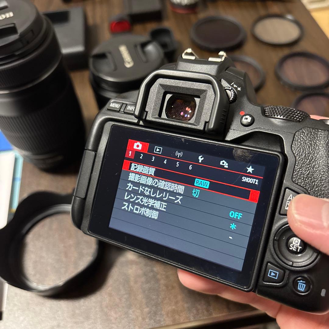 Canon EOS Kiss X10 ダブルズームセット／付属品・箱・取説完備