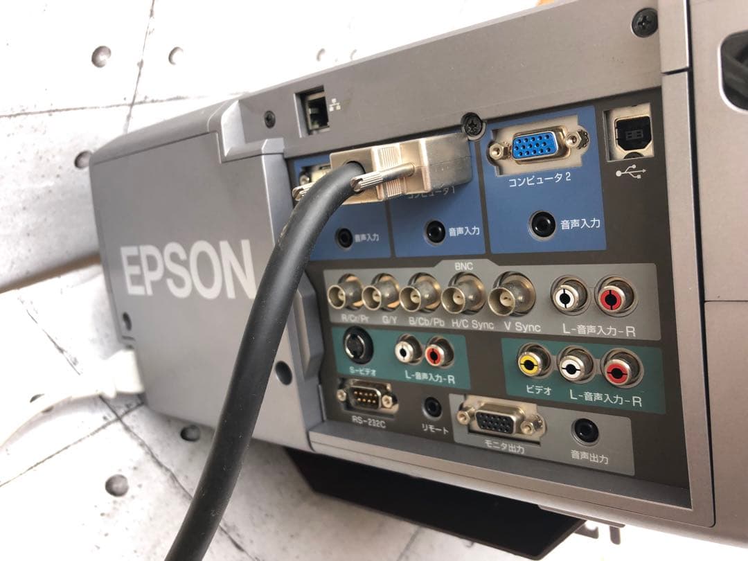 Epson EMP-8300通電のみジャンク品扱い(L172)