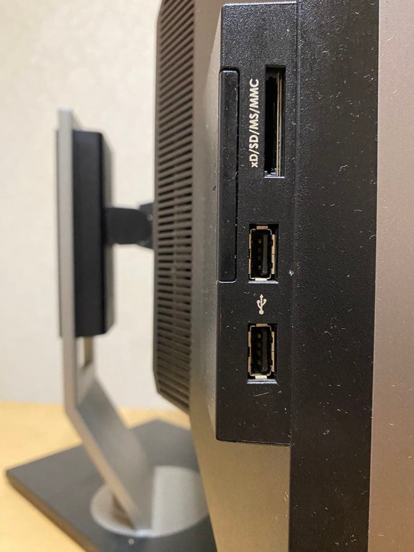 DELL U2410f 　24インチワイド　ディスプレイ　ゲーミング