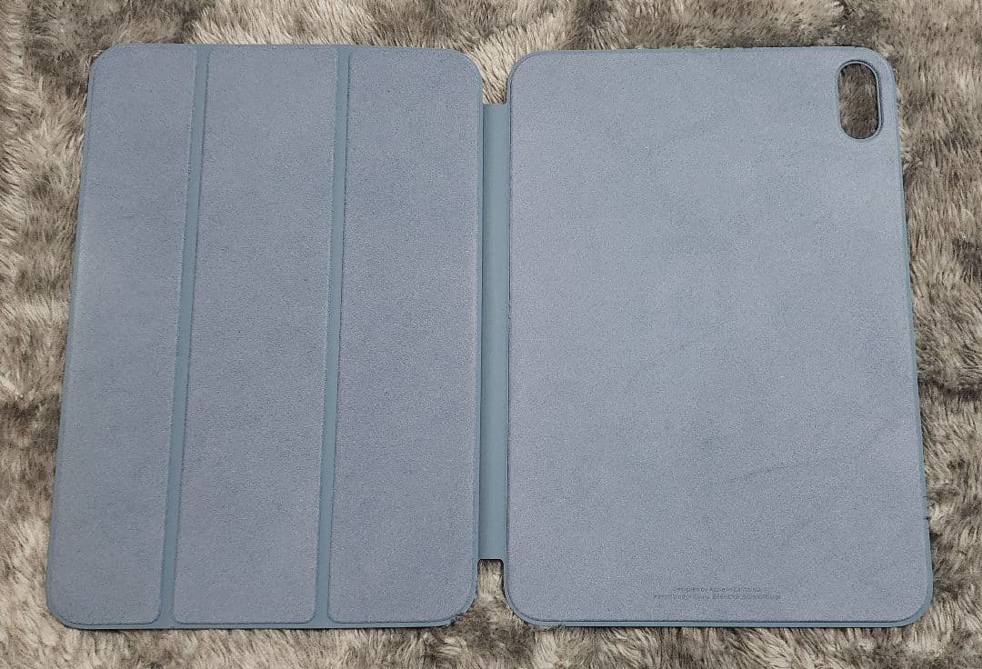 Apple iPad mini A17pro 純正ケース付き