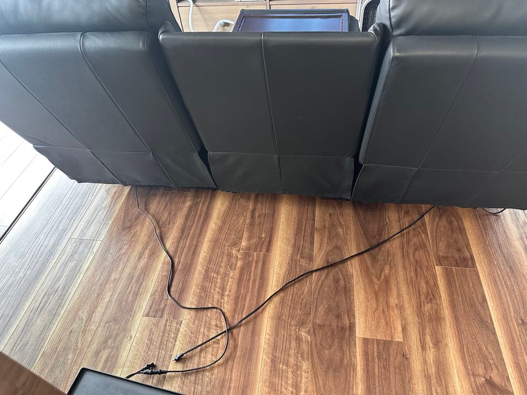 ニトリ電動リクライニングソファ 3人掛け本革 黒 送料込2/14まで指定日発送