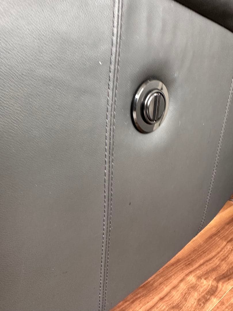 ニトリ電動リクライニングソファ 3人掛け本革 黒 送料込2/14まで指定日発送