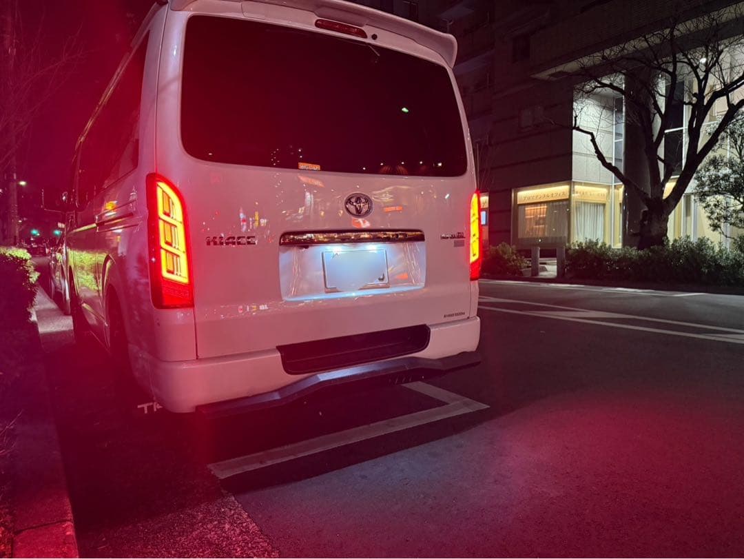 ハイエース200 LED 流れるテールランプ 左右新品