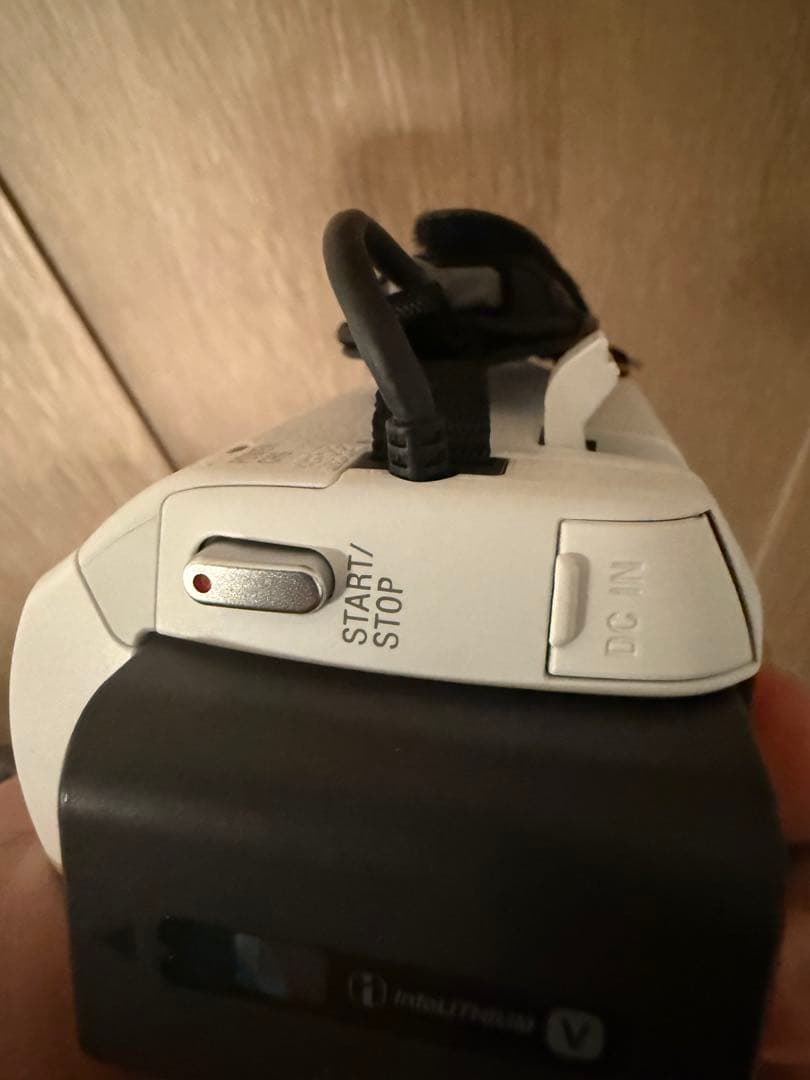 リボンさんSONY HDR-CX670 ハンディカム スペアバッテリー付き