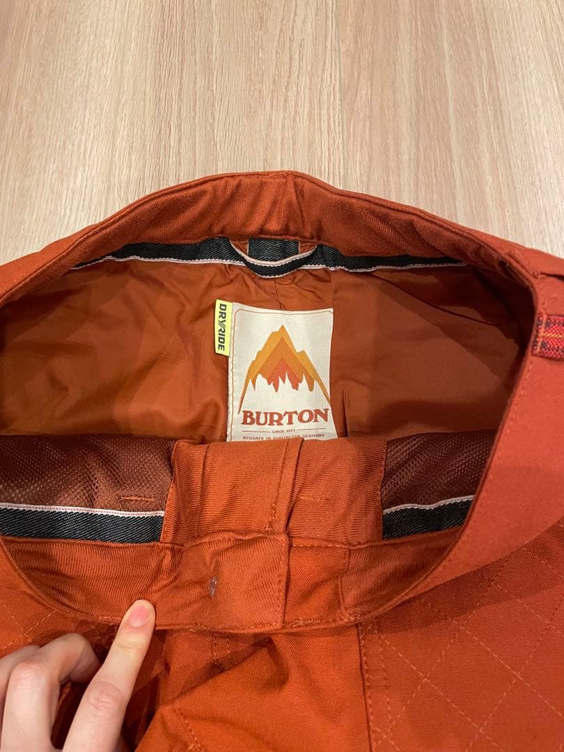 美品　BURTON スノーボードパンツ　レディース　サイズS