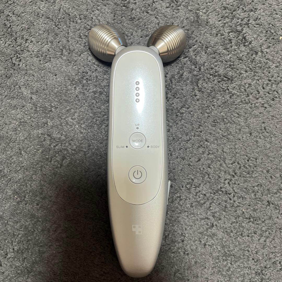 メディキューブ　medicube AGE-R ダーマショット　美顔器　EMS