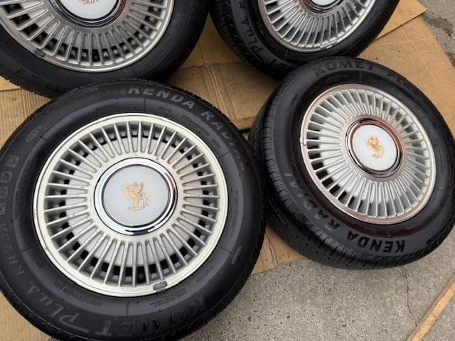 専用　希少!!トヨタ センチュリー 純正 キャップ付き 225/60R16