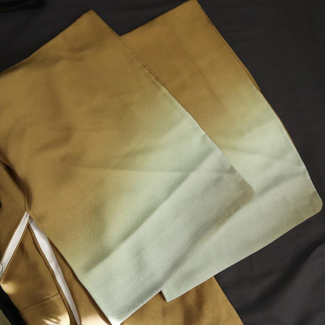 1968★角度で見える唐草地紋様★オリーブ色　静穏　雅楽人物柄★訪問着セット★