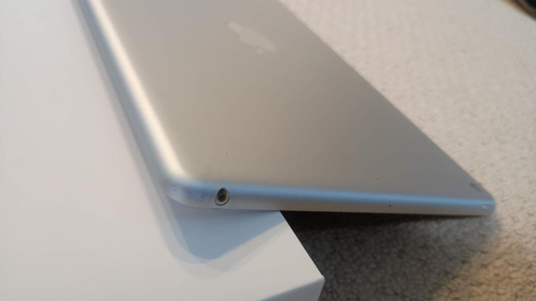 【美品】Apple iPad 第7世代 32GB WiFiモデル本体+付属品