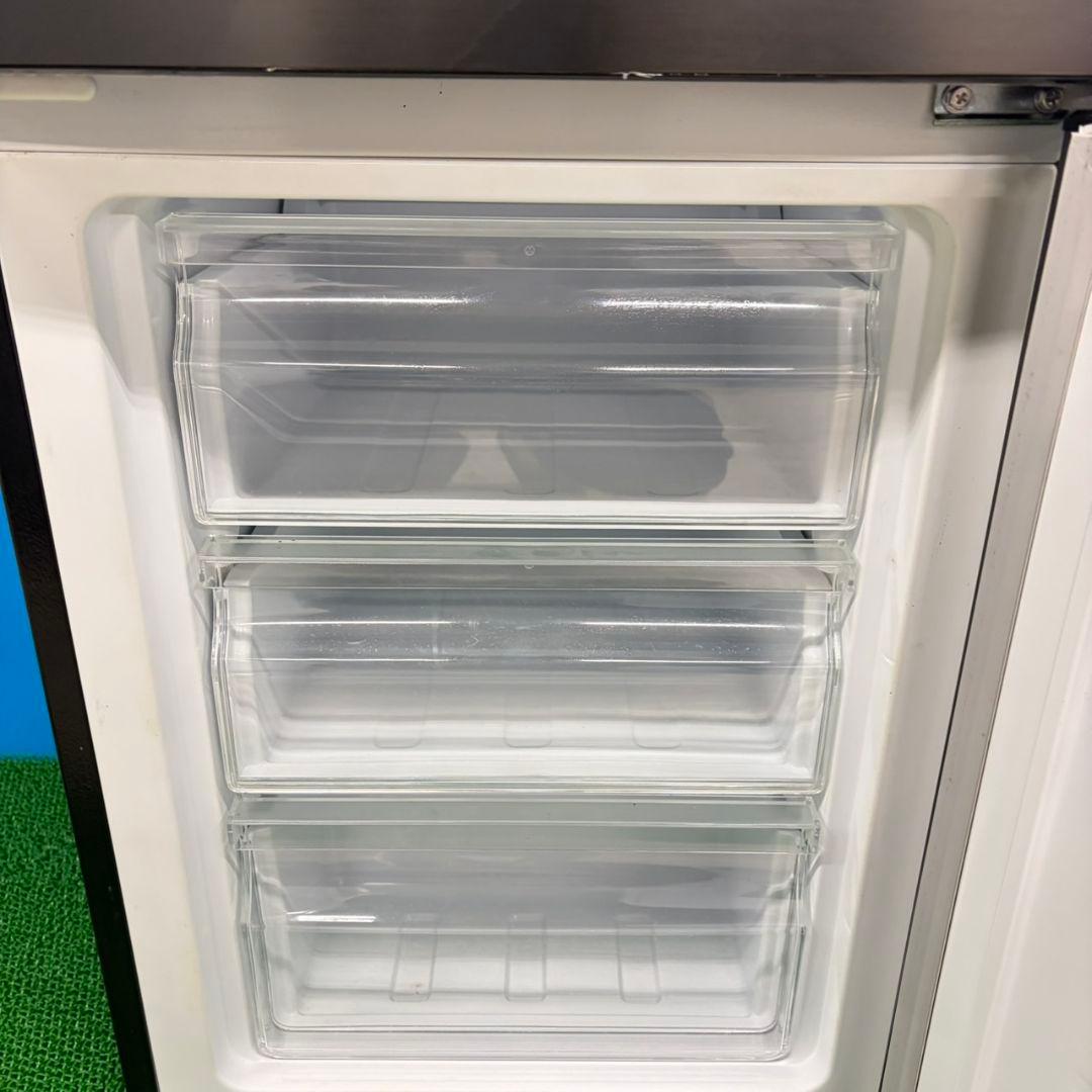 607 大きめサイズ　冷蔵庫　157L　小型　一人暮らし　同棲使用可　ブラック