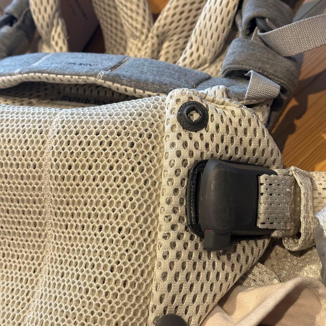 BABYBJÖRN 抱っこ紐 HARMONY メッシュ　ハーモニー　クリーム