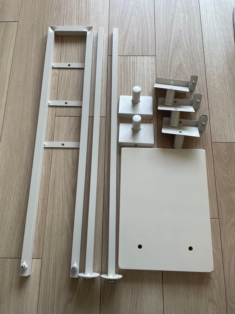 【送料込】Dyson V8 Fluffy＋ コードレス スティッククリーナー