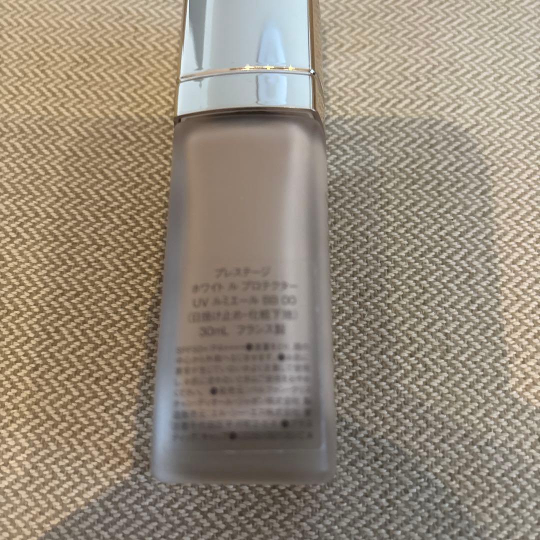 ディオールプレステージホワイトルプロテクターUVルミエールBB 00