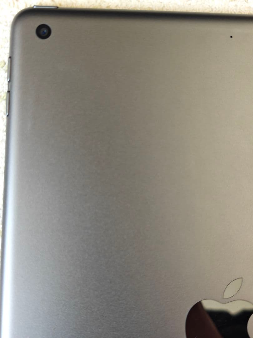 iPad 8世代 無印 128GB 箱付き 保護シート付き