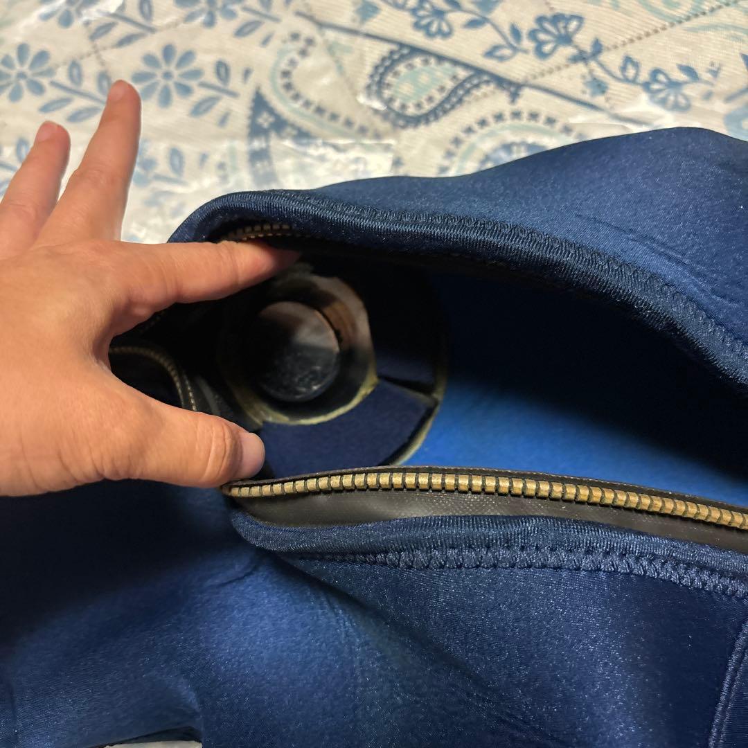 ウェットスーツ　スキューバダイビング