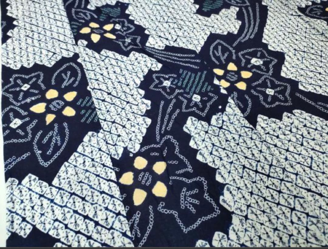 粋で大人な浴衣 ◆ 有松絞り 草花文 柄も仕立ても素晴らしいお勧めの逸品