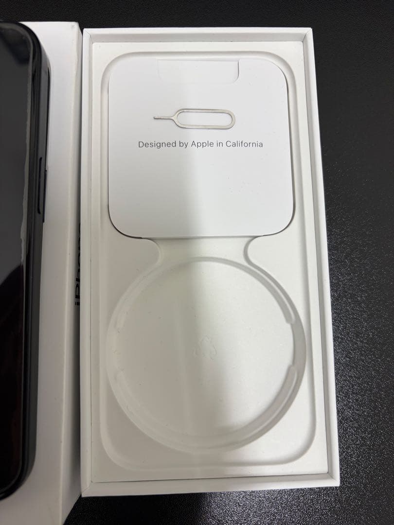 iPhone 15 ブラック