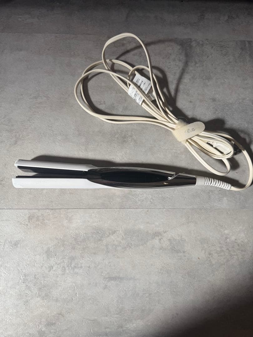 Refa ストレートアイロン　ギャランティーカード付き