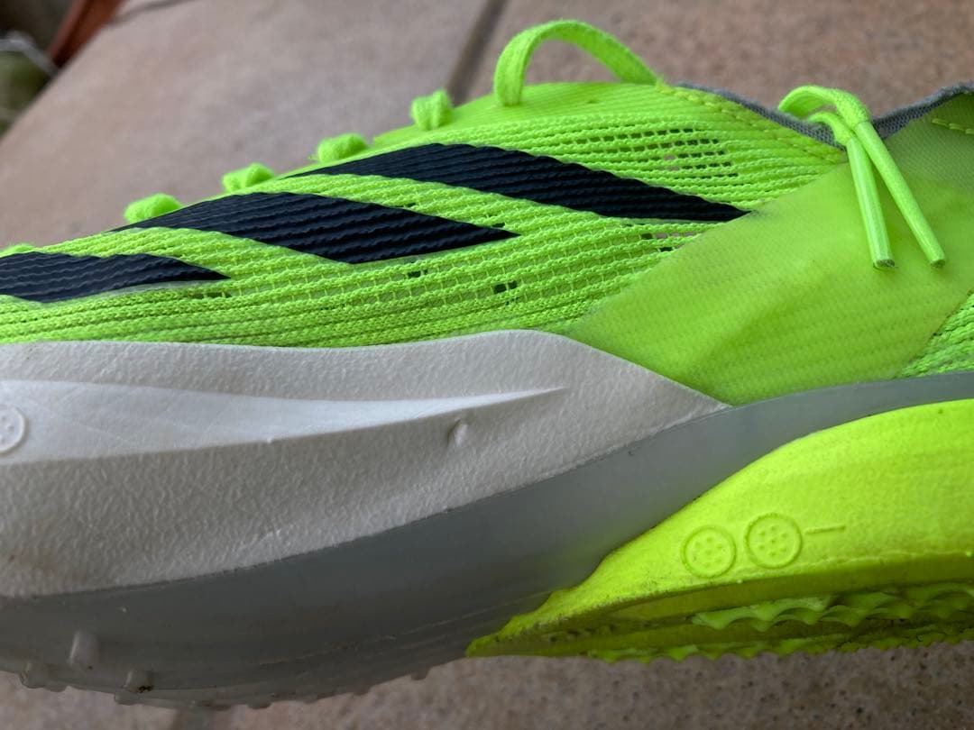 adidas 陸上 中距離用スパイク アディゼロアバンチ