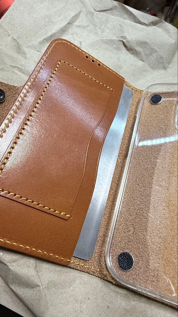 iPhone16pro 本革手帳タイプ 栃木レザー おまけ付き