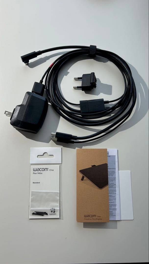 Wacom 液晶ペンタブレット 本体 付属品有 美品