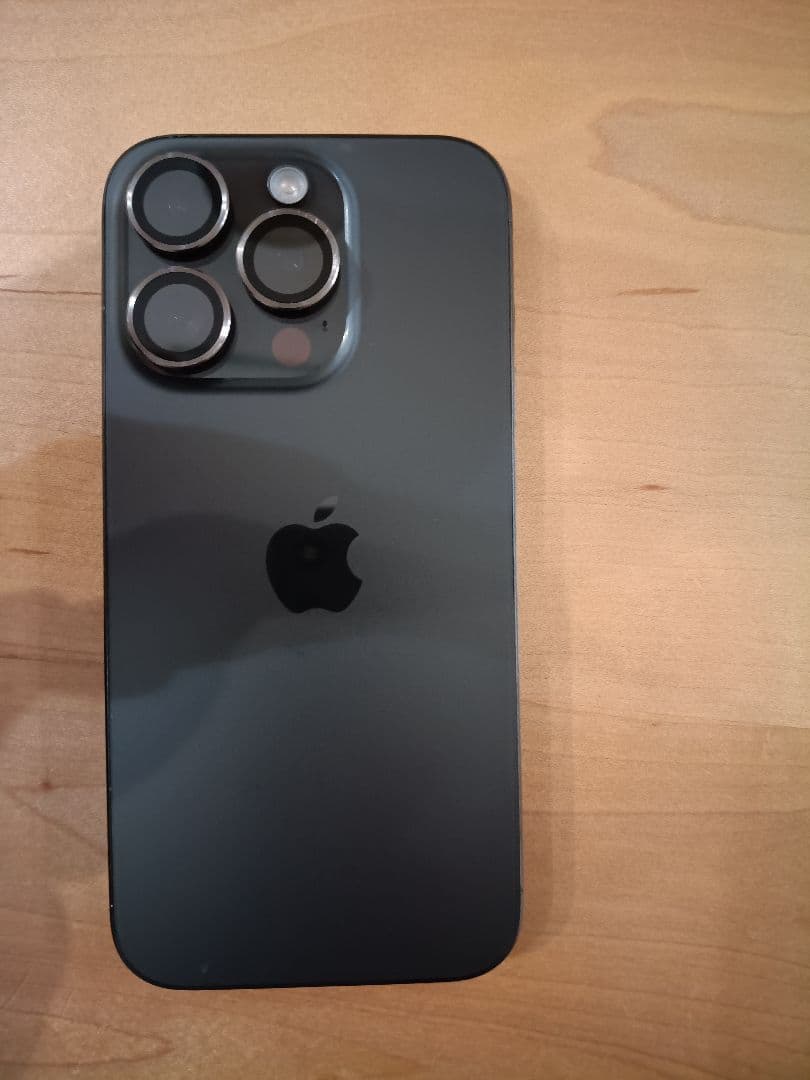 iPhone 15 Pro バッテリー100% ブラックチタニウム