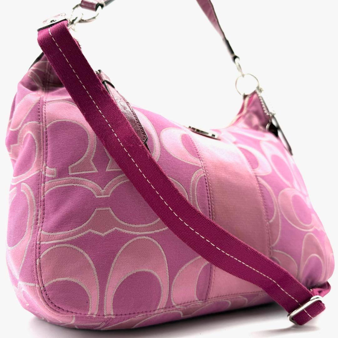 美品　COACH　アクセサリーポーチ　2way 　ピンク　キャンバス　チャーム