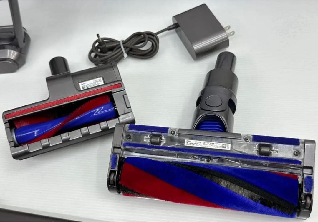 2024年製　ダイソン　掃除機　SV21 本体　ヘッド　パイプ　充電器　セット