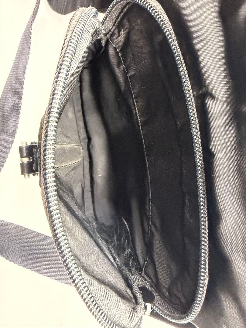 PRADA ブラック ナイロン メッセンジャーバッグ　ショルダーバッグ
