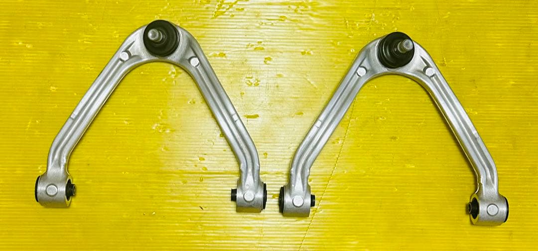 V36 y51 y50 Z34 セダン アッパーアーム 純正