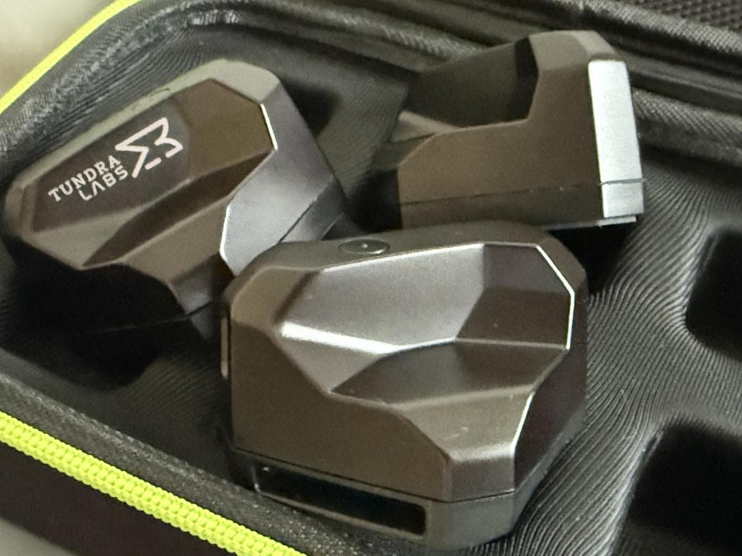 Tundra Tracker 3個セット ケース・ドングル・USBケーブル付き