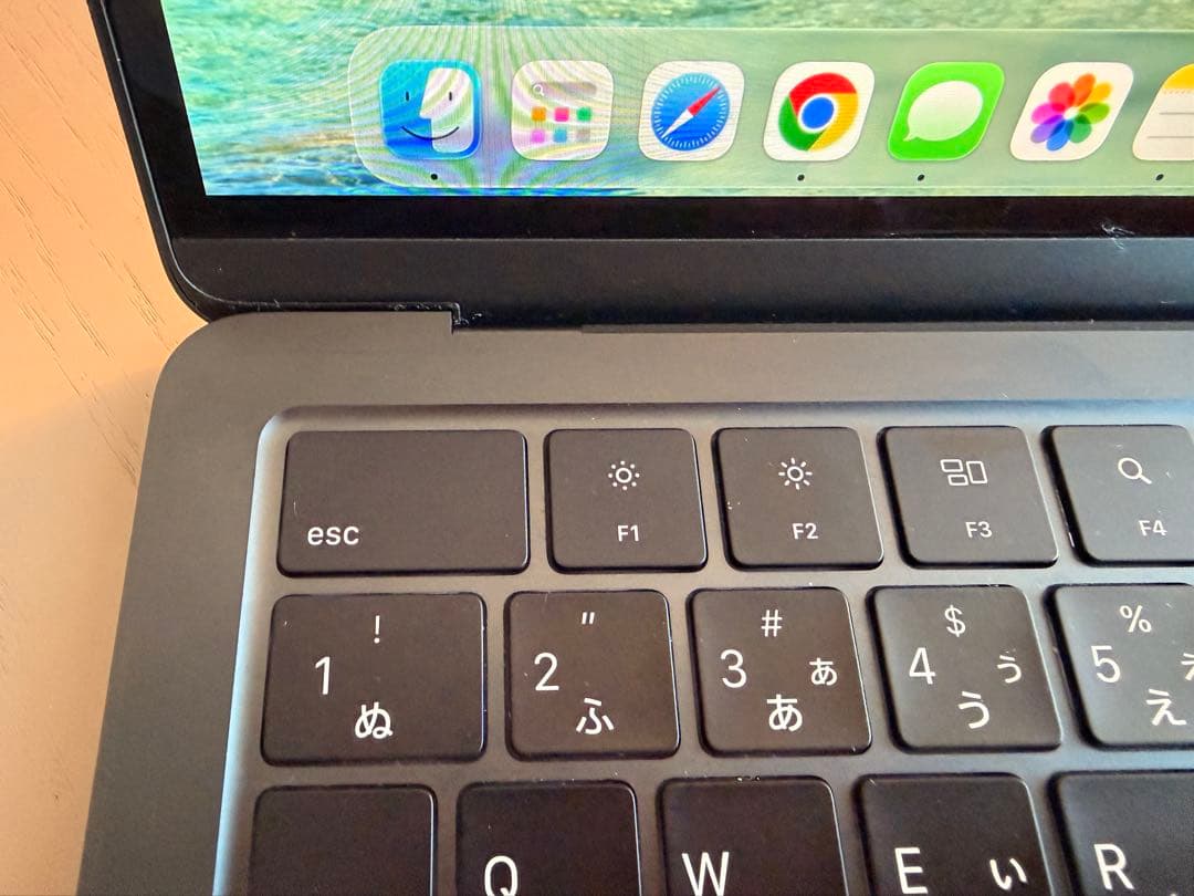 MacBookAirM2 13インチ2022 256GB、箱&ケーブル付