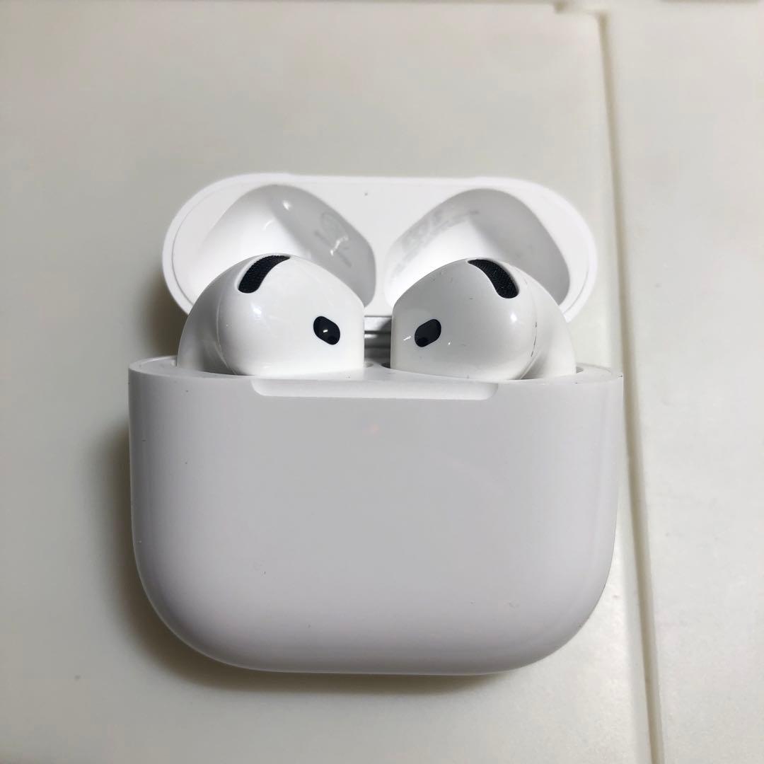 Apple AirPods 第4世代　ANC ノイズキャンセリング付き