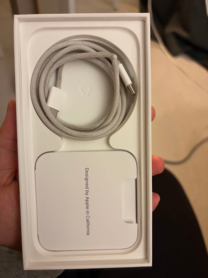 iPhone 15 128GB 充電82% 箱あり