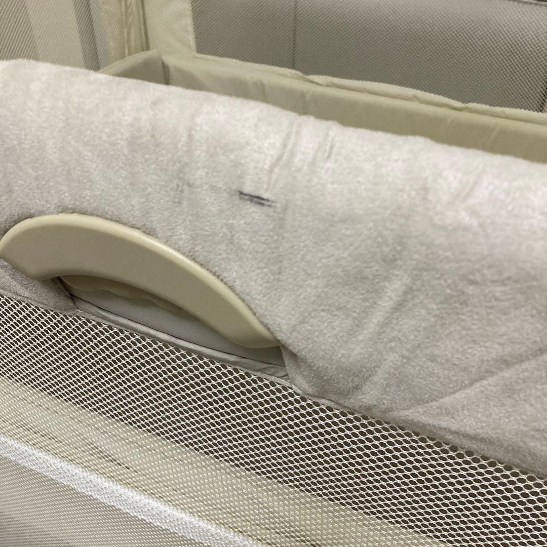 アップリカ ココネル　エアープラスAB ホワイトベージュ