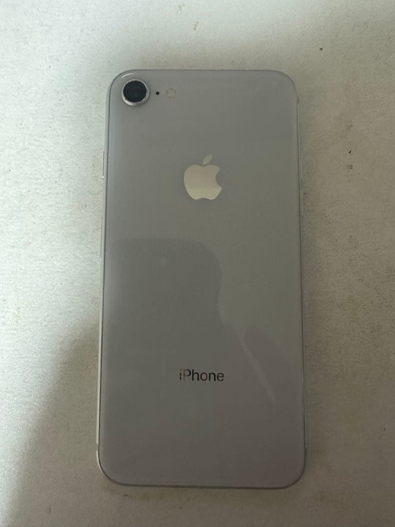 iPhone8 本体 ホワイト 68GB