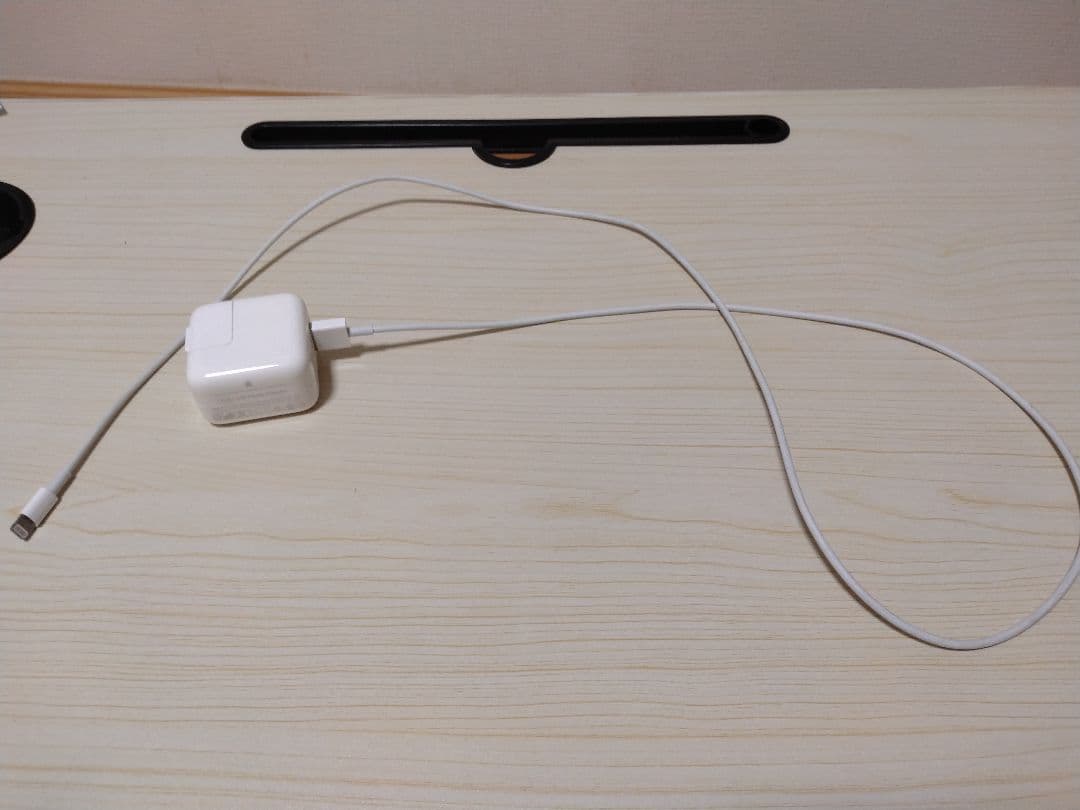 4 iPad 10.2インチ本体、128GB、シルバー、8世代、値下げ交渉不可