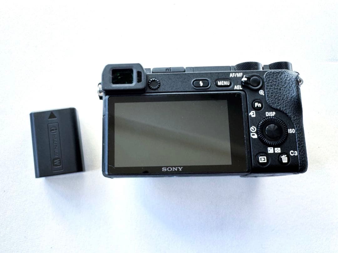 ロ*み様 SONY α6500 ミラーレス一眼　レンズ付き