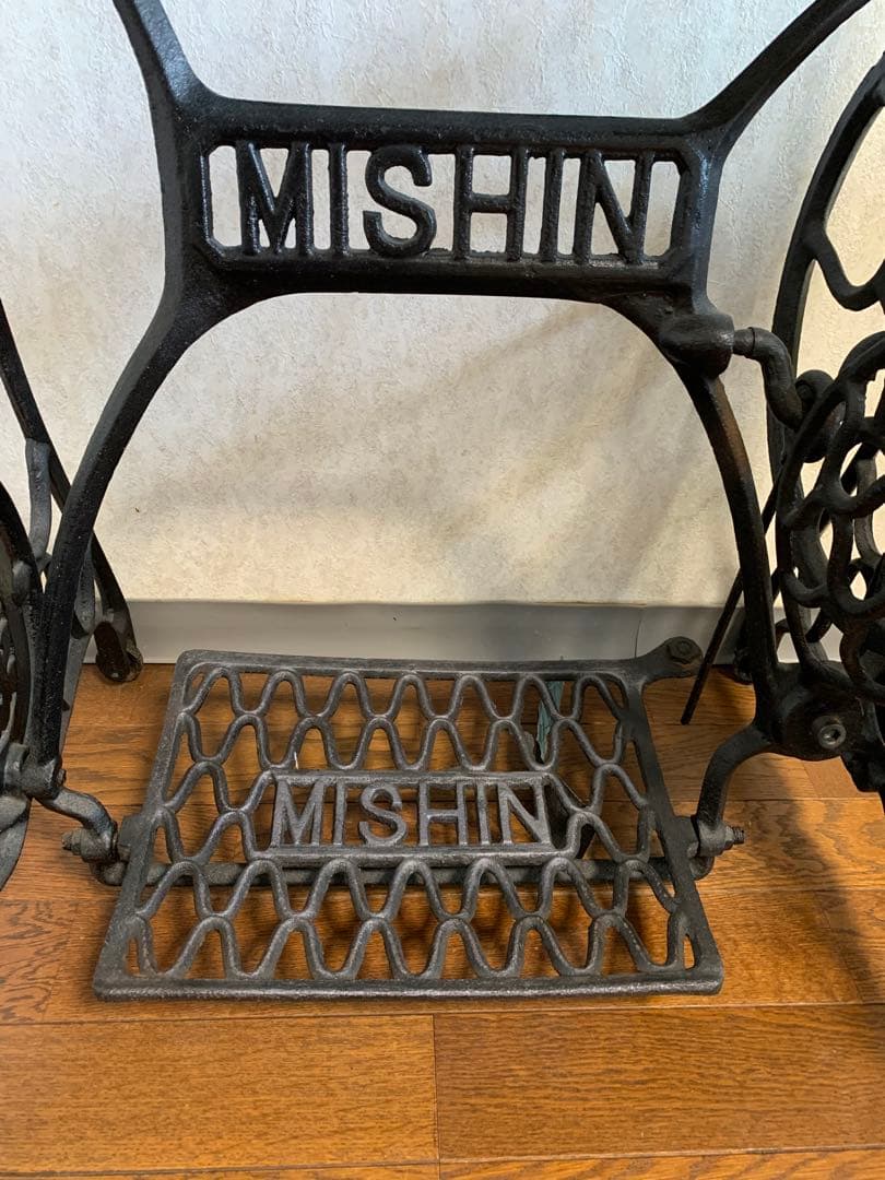 引取可♡アンティーク　ミシンテーブル　雑貨　テーブル　MISHIN カフェ