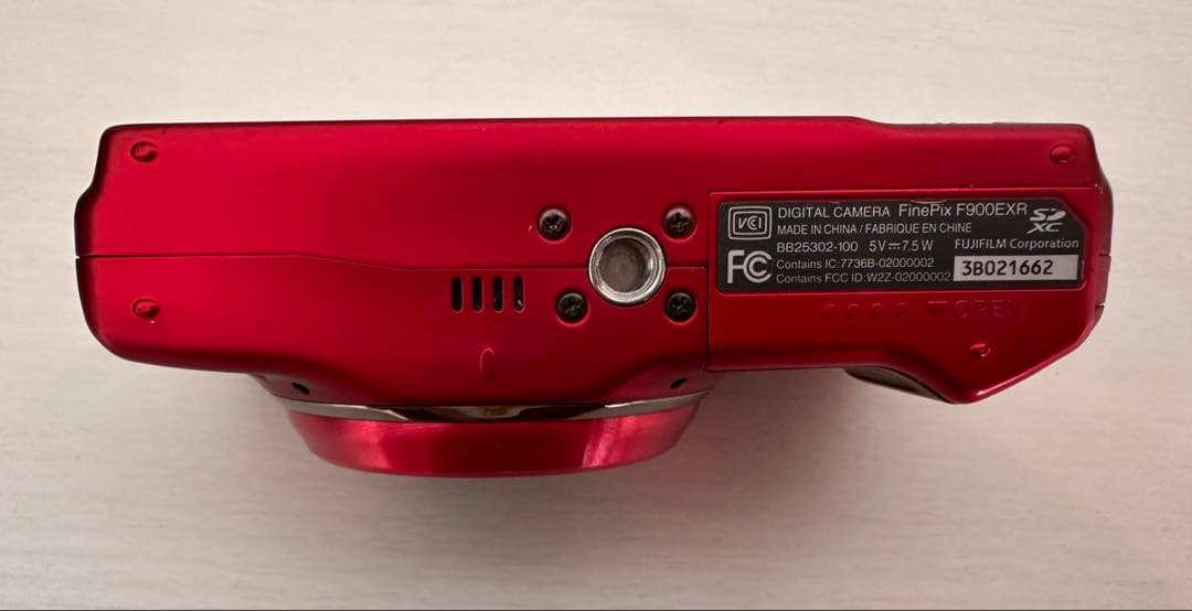 デジタルカメラFUJIFILM f900exr レッド新品リチウム電池付